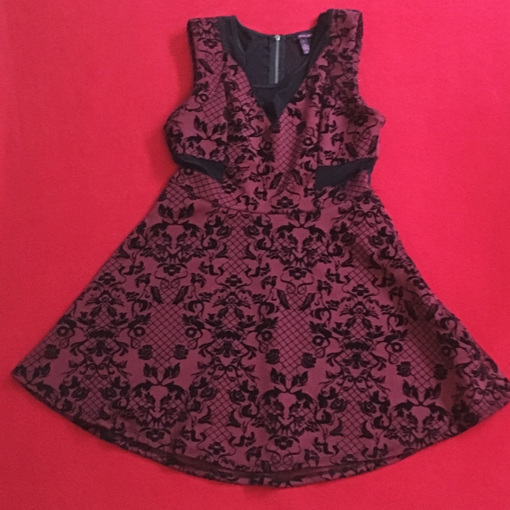 RED & BLACK HOMECOMING DRESS